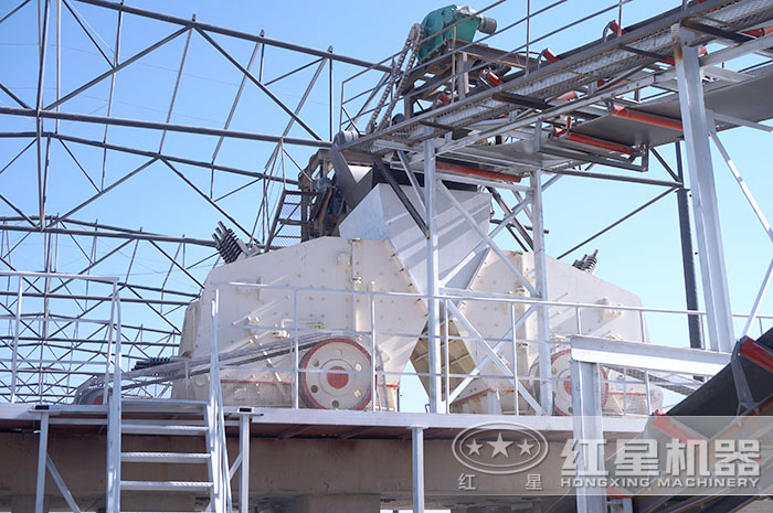 2臺反擊破作業(yè)現(xiàn)場 2臺反擊破作業(yè)現(xiàn)場