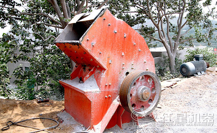 小型錘式石子破碎機現場 小型錘式石子破碎機現場