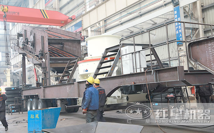 移動石料整形機車間生產中 移動石料整形機車間生產中
