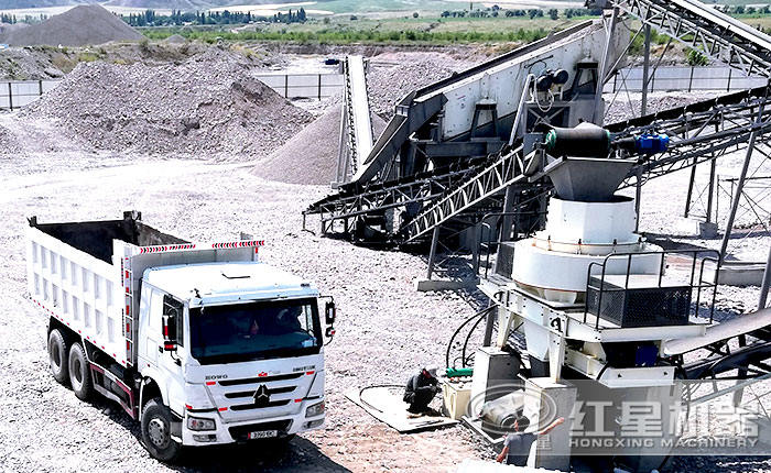 沖擊式制砂機(jī)石子生產(chǎn)現(xiàn)場 沖擊式制砂機(jī)石子生產(chǎn)現(xiàn)場