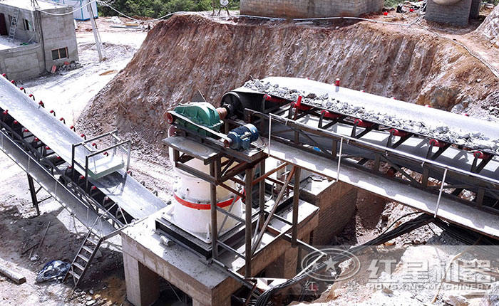 單杠圓錐破碎機現(xiàn)場 單杠圓錐破碎機現(xiàn)場