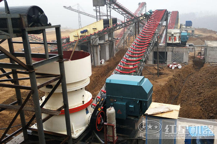 高硬度石灰石大型碎石生產(chǎn)線現(xiàn)場 高硬度石灰石大型碎石生產(chǎn)線現(xiàn)場