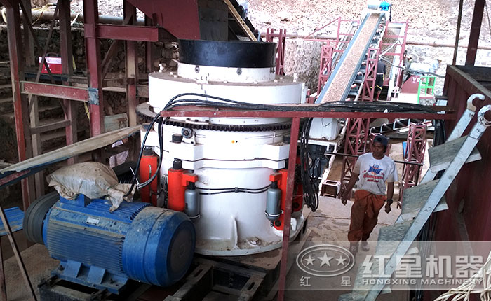 圓錐破碎機(jī) 圓錐破碎機(jī)