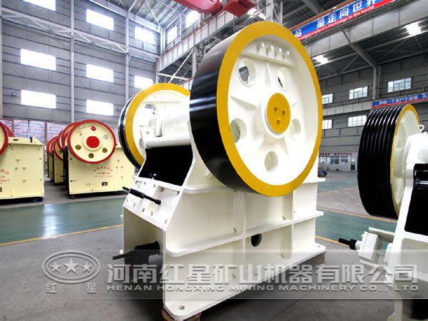 新型高能顎式破碎機(jī)操作簡(jiǎn)單