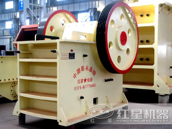 碎石機(jī)械：顎式破碎機(jī)