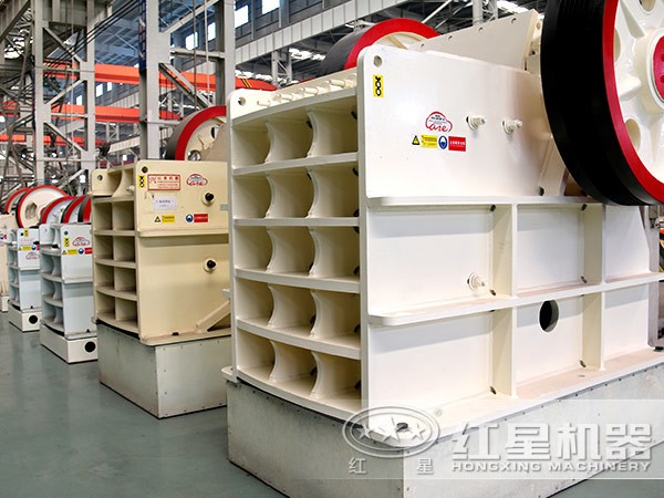 環(huán)保破石機：顎式破碎機