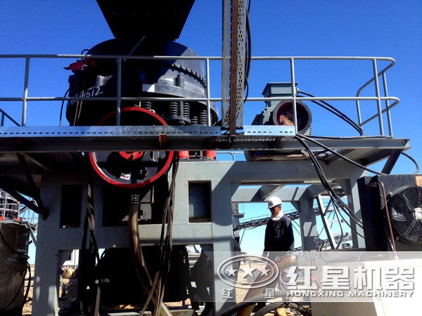 硬質(zhì)巖砂石生產(chǎn)線現(xiàn)場(chǎng)